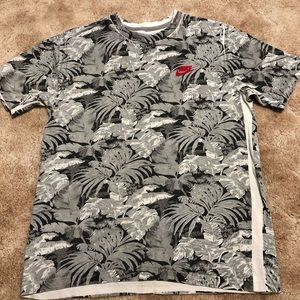Men’s floral Nike shirt